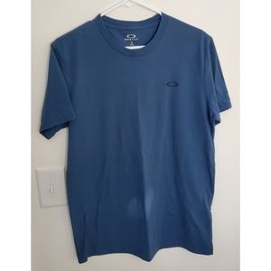 Oakley T-shirt